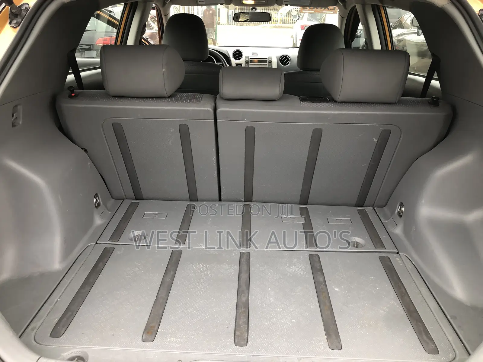 Toyota Matrix 2010 Gold