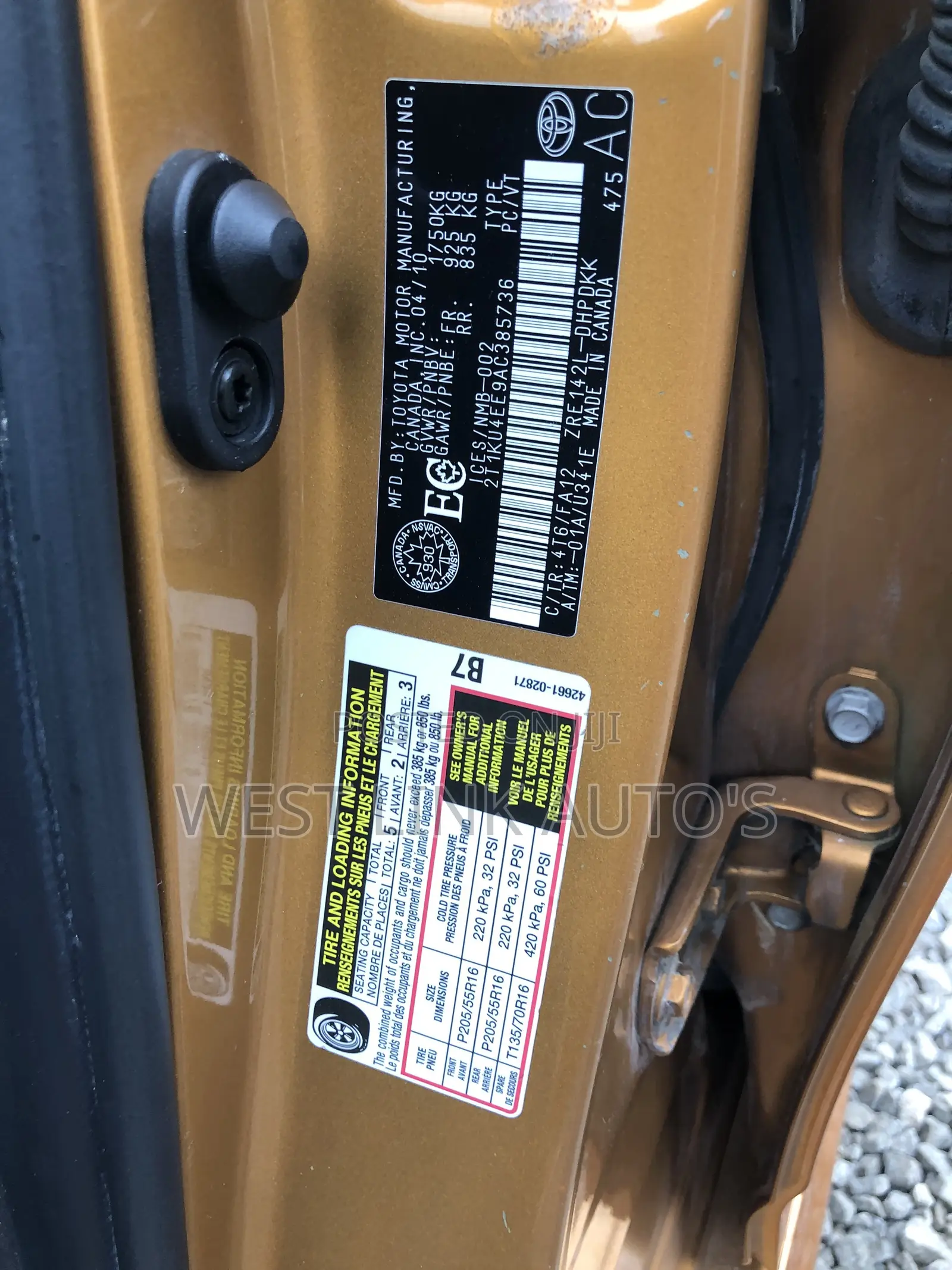 Toyota Matrix 2010 Gold
