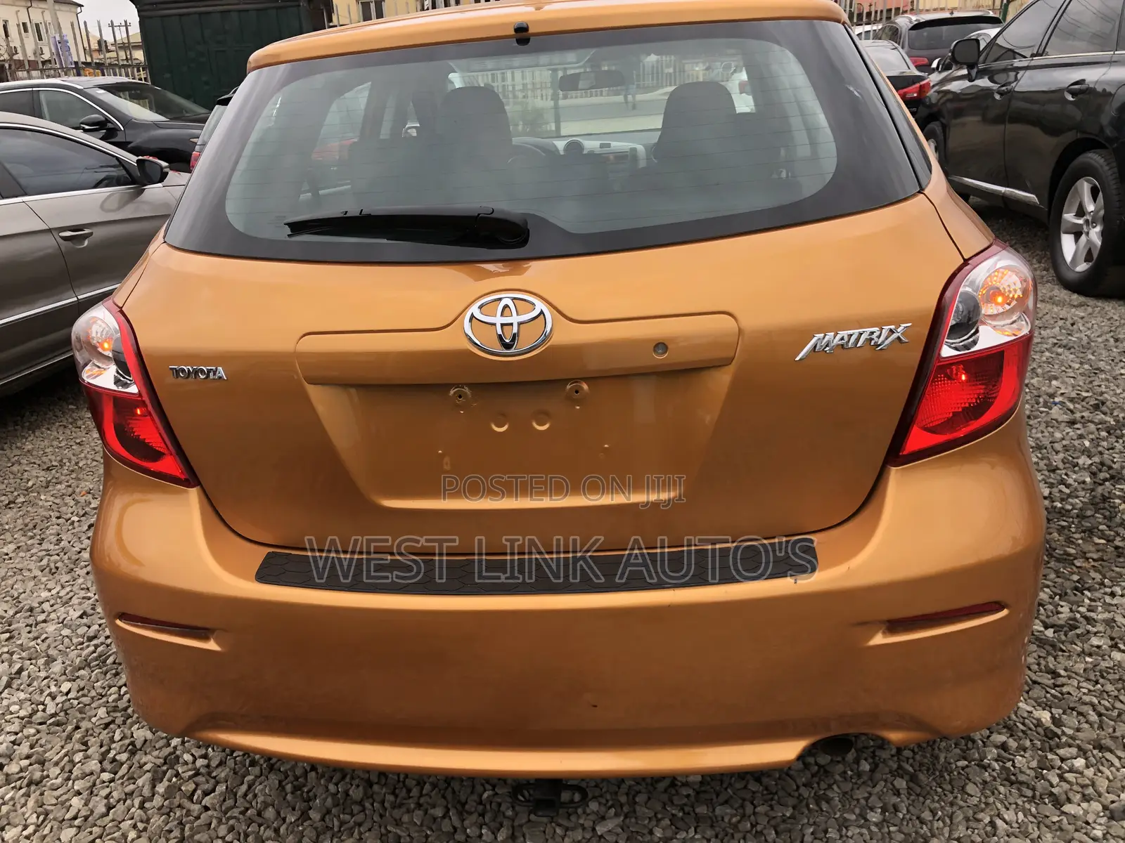 Toyota Matrix 2010 Gold