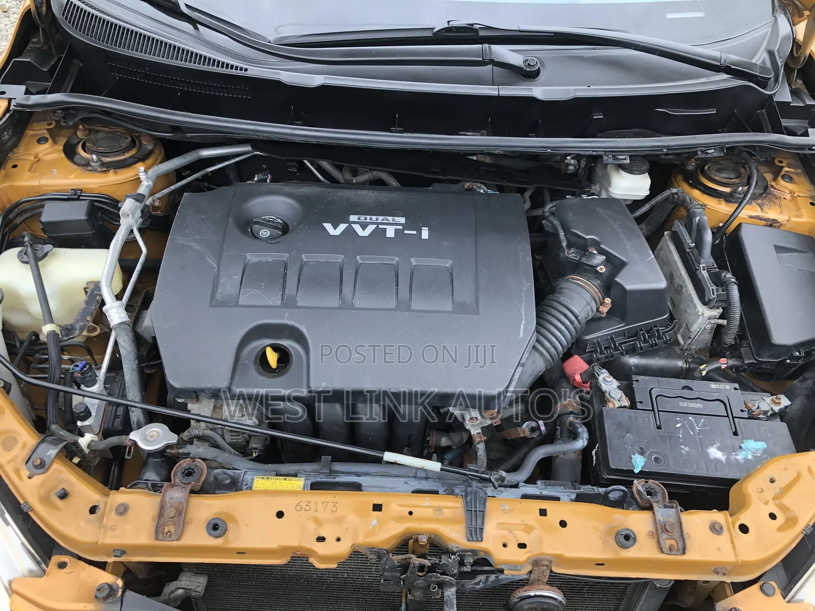 Toyota Matrix 2010 Gold