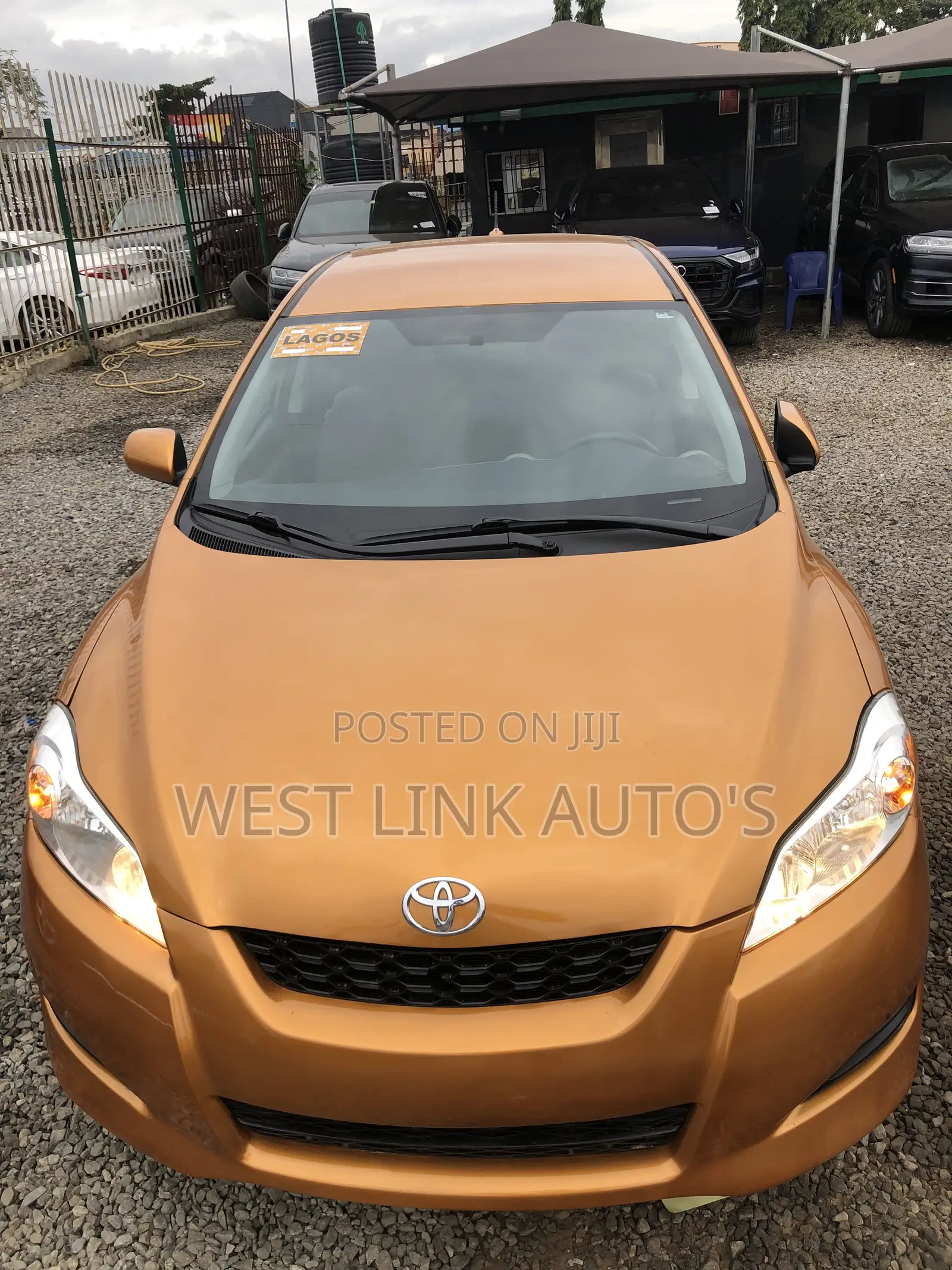 Toyota Matrix 2010 Gold