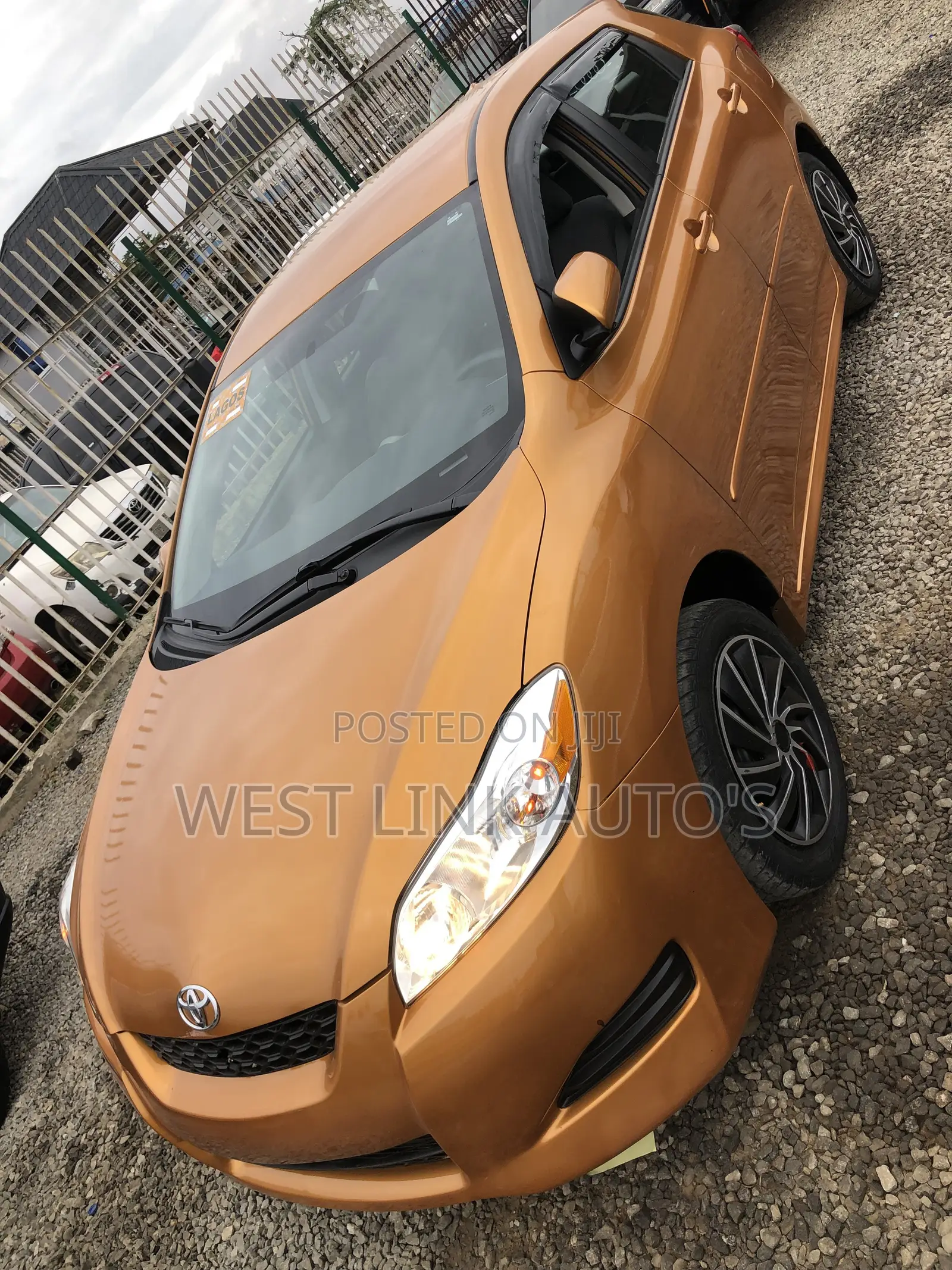 Toyota Matrix 2010 Gold