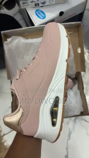Sketchers Sneaker