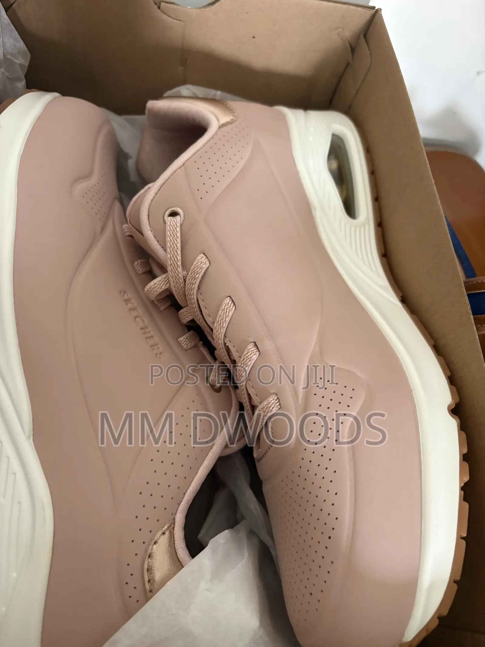Sketchers Sneaker