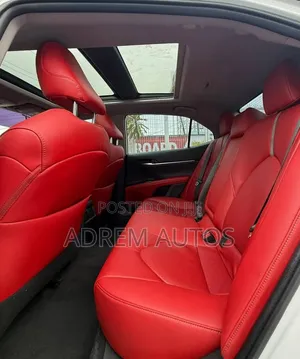 Toyota Camry XSE (2.5L 4cyl 8A) 2019 White