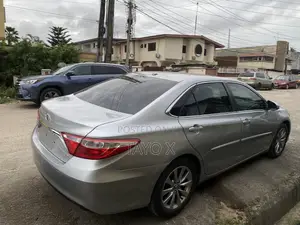 Toyota Camry XLE V6 4dr Sedan (3.6L 6cyl 6A) 2016 Silver