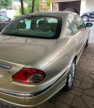 Jaguar X-Type 2003 Gold