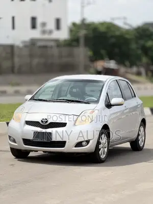 Toyota Yaris 2012 Silver