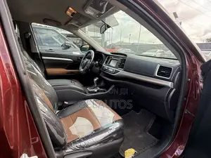 Toyota Highlander LE Plus 4dr SUV AWD (3.5L 6cyl 6A) 2015 Burgundy