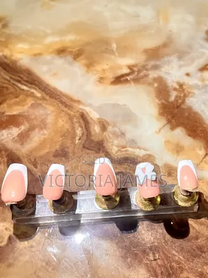 Handmade Press-on Nails | Custom Sizes & Designs