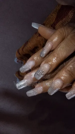 Handmade Press-on Nails | Custom Sizes & Designs