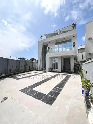5bdrm Duplex in Chevron for sale