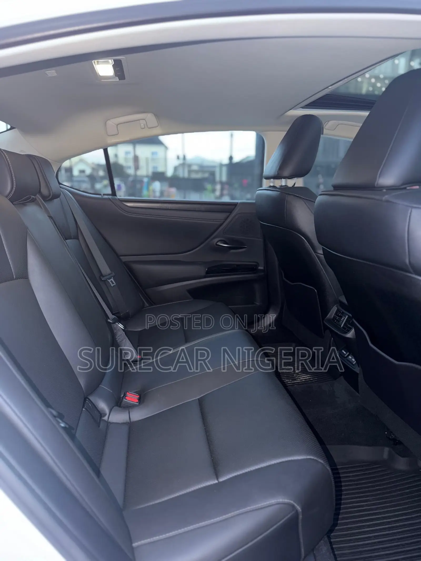 Lexus ES 2023 White