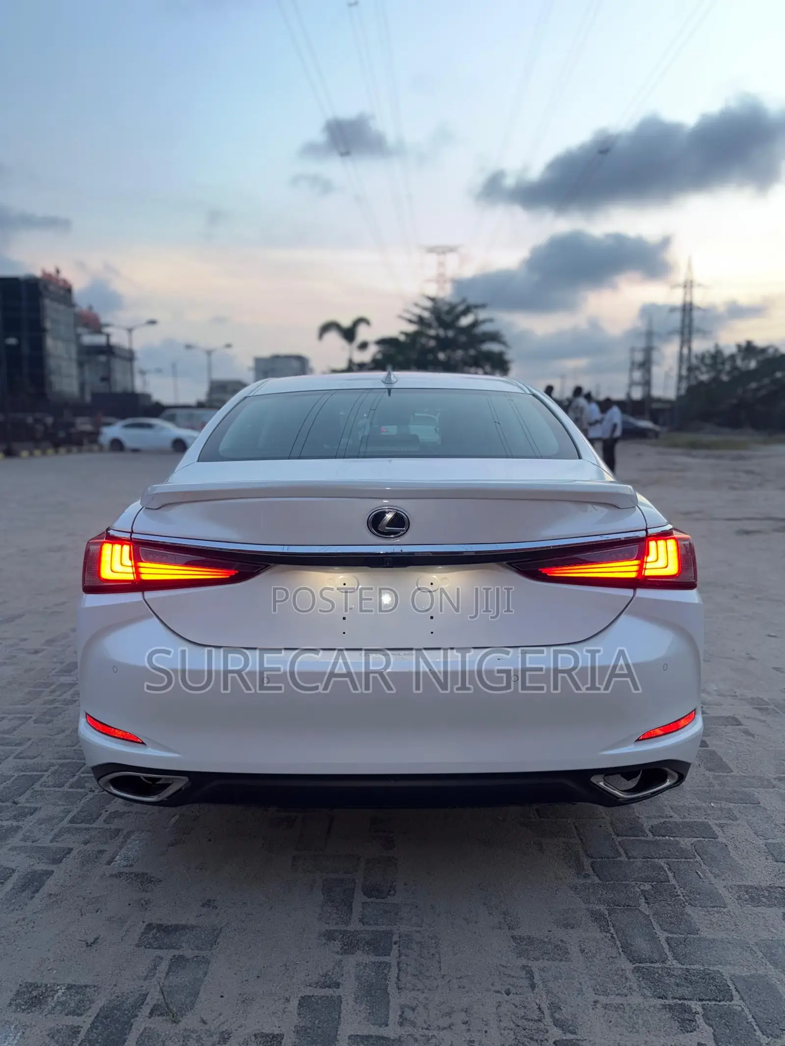 Lexus ES 2023 White
