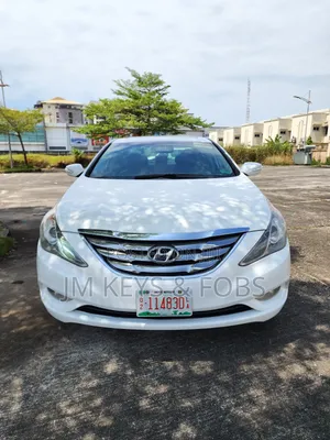 Hyundai Sonata Limited Sedan FWD (2.4L 4cyl 6A) 2012 White
