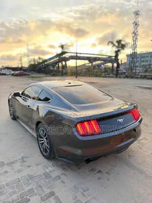 Ford Mustang EcoBoost 2dr Coupe (2.3L 4cyl Turbo 6M) 2015