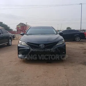 Toyota Camry SE FWD (2.5L 4cyl 8AM) 2018 Black