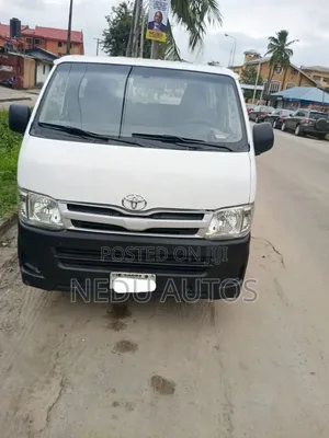 Toyota HiAce 2012 White