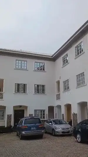 4bdrm Duplex in Maitama for sale