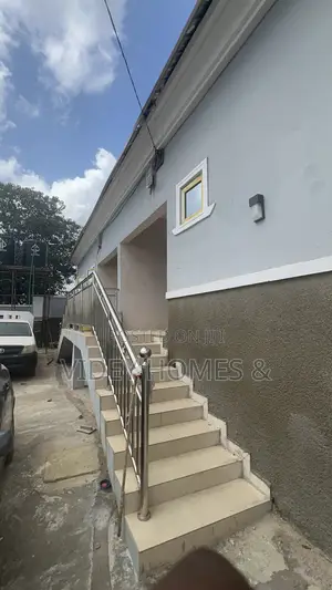 2bdrm Apartment in High Court Estate, Apo District for rent