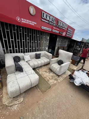 Large Luxurious 6 Seater Corner Sofa With Throw Pillows