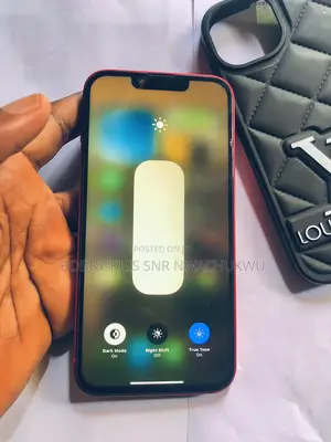 Apple iPhone 13 128 GB Red