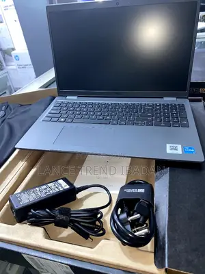 New Laptop Dell Latitude 3540 8GB Intel Core i3 SSD 512GB
