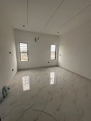 4bdrm Duplex in Airport Road / Ikeja for sale