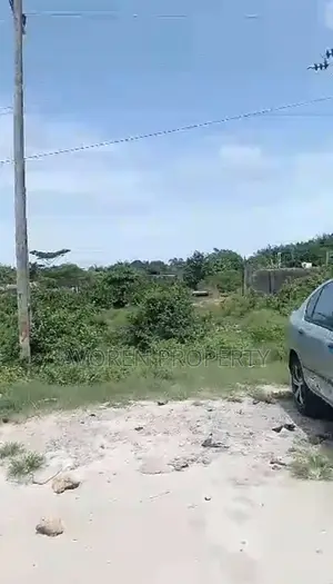 6 Plot of Land Facing Lekki Epe Express Wat at Eleko Junction