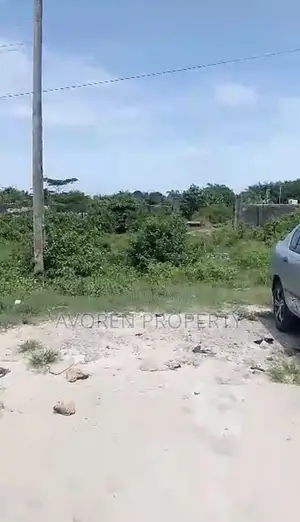 6 Plot of Land Facing Lekki Epe Express Wat at Eleko Junction