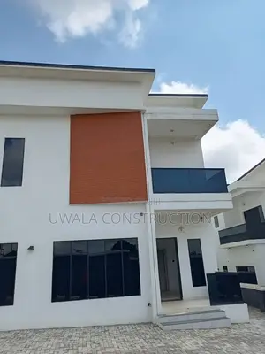 5bdrm Duplex in Gaduwa for sale