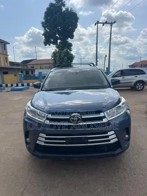 Toyota Highlander 2018 Blue
