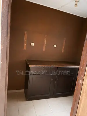 1bdrm Block of Flats in CHallenge / Mushin for rent