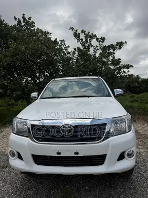 Toyota Hilux 2014 White