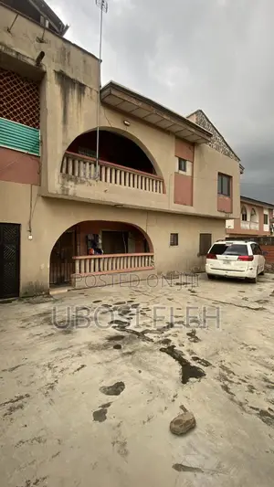 3bdrm Block of Flats in Akanbi Crescent, Ifako-Ogba for sale