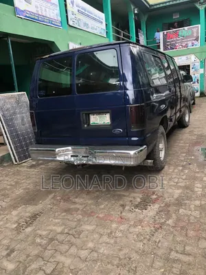 Ford Econoline 2001 Blue