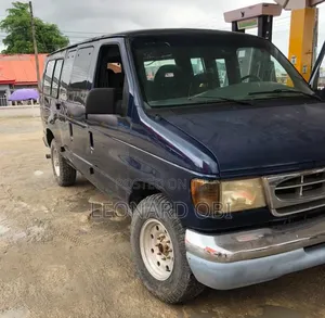 Ford Econoline 2001 Blue