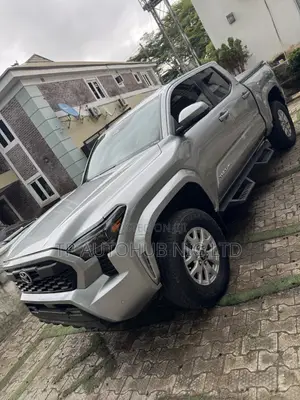 Toyota Tacoma SR5 Double Cab 5' Bed AT 2024 Silver