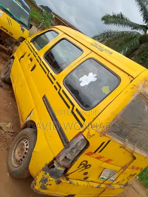 Suzuki Every 2004 Yellow