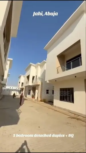 5bdrm Duplex in Jahi for sale