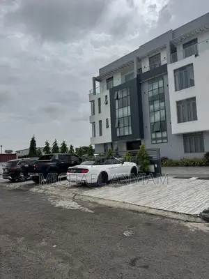 2bdrm Apartment in Pinnock Beach Estate, Osapa london for rent