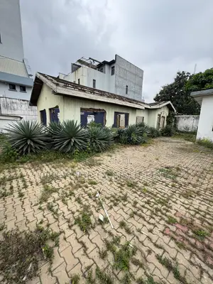 A Bungalow on a 1000sqm of Land