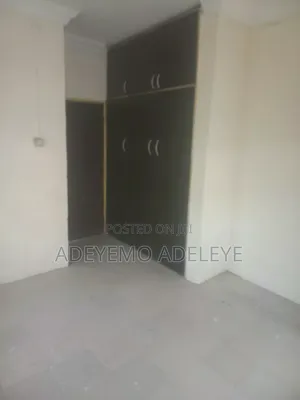 Furnished 2bdrm Block of Flats in Oyeyemi Close,, Yakoyo/Alagbole