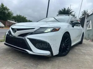 Toyota Camry XSE V6 2021 White