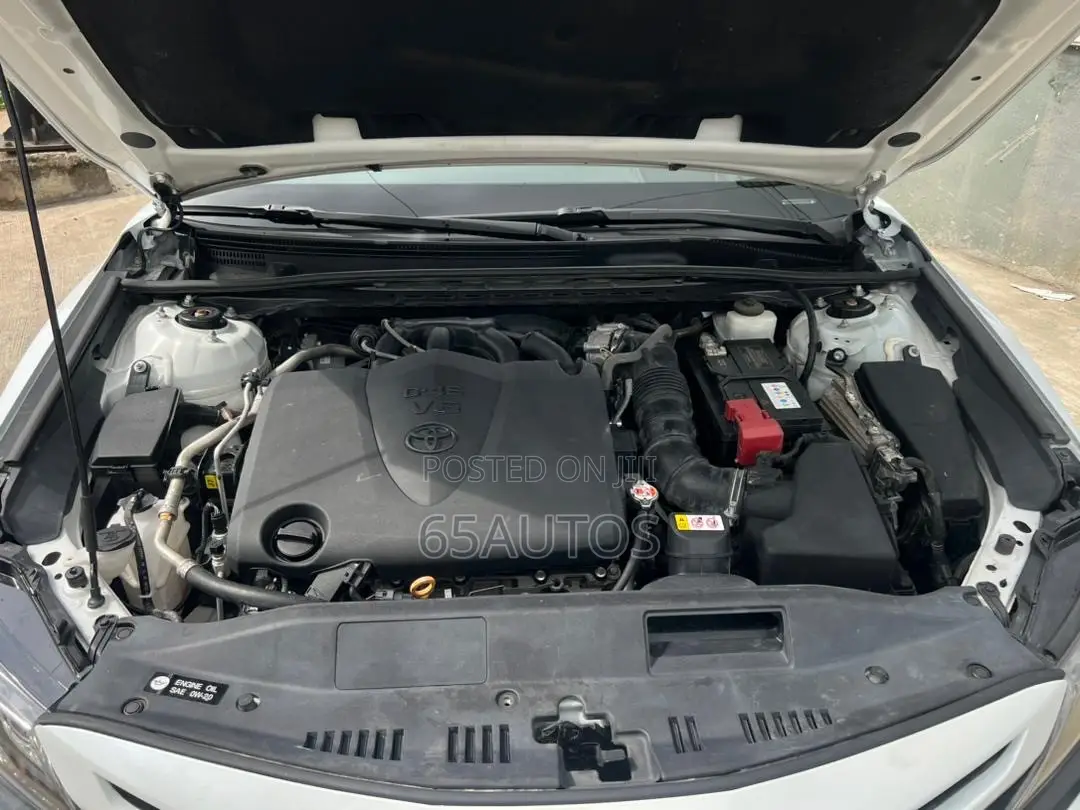 Toyota Camry XSE V6 2021 White