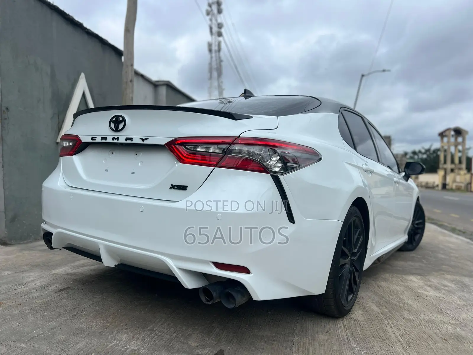 Toyota Camry XSE V6 2021 White