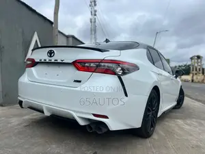 Toyota Camry XSE V6 2021 White