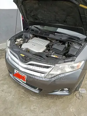 Toyota Venza V6 AWD 2012 Gray