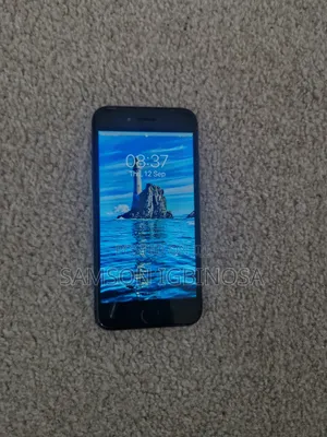 Apple iPhone 8 64 GB Black