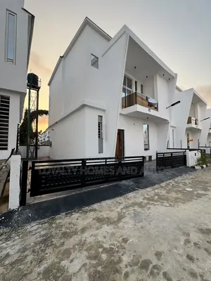 4bdrm House in Ikota for sale